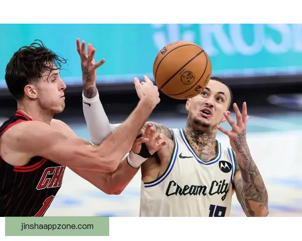 NBA东西部前十揭晓 雄鹿领衔榜首争夺激烈 十支球队无缘季后赛